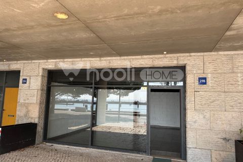  Commercial property in Lisbon, Portugal No. 305044