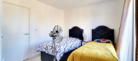 4 bedrooms House in Swanscombe, United Kingdom No. 4917 10