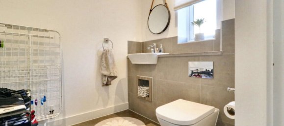 4 bedrooms House in Swanscombe, United Kingdom No. 4917 15