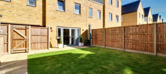 4 bedrooms House in Swanscombe, United Kingdom No. 4917 3