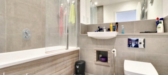 4 bedrooms House in Swanscombe, United Kingdom No. 4917 13