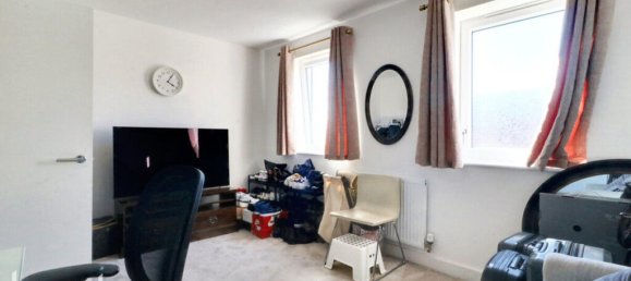 4 bedrooms House in Swanscombe, United Kingdom No. 4917 11