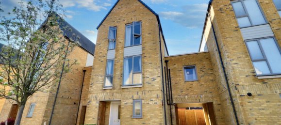 4 bedrooms House in Swanscombe, United Kingdom No. 4917 2