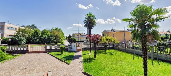 10غرفة فيلا في Paderno Dugnano, Italy رقم 287708 13