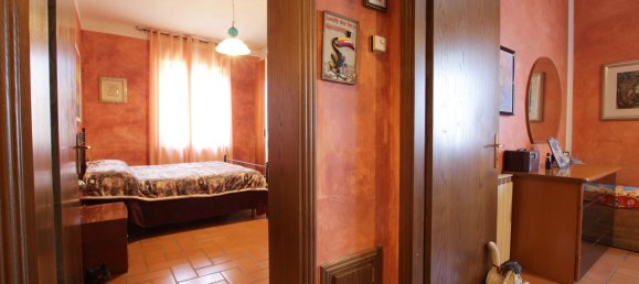 5 rooms Apartment in Montepulciano, Italy No. 43482 2