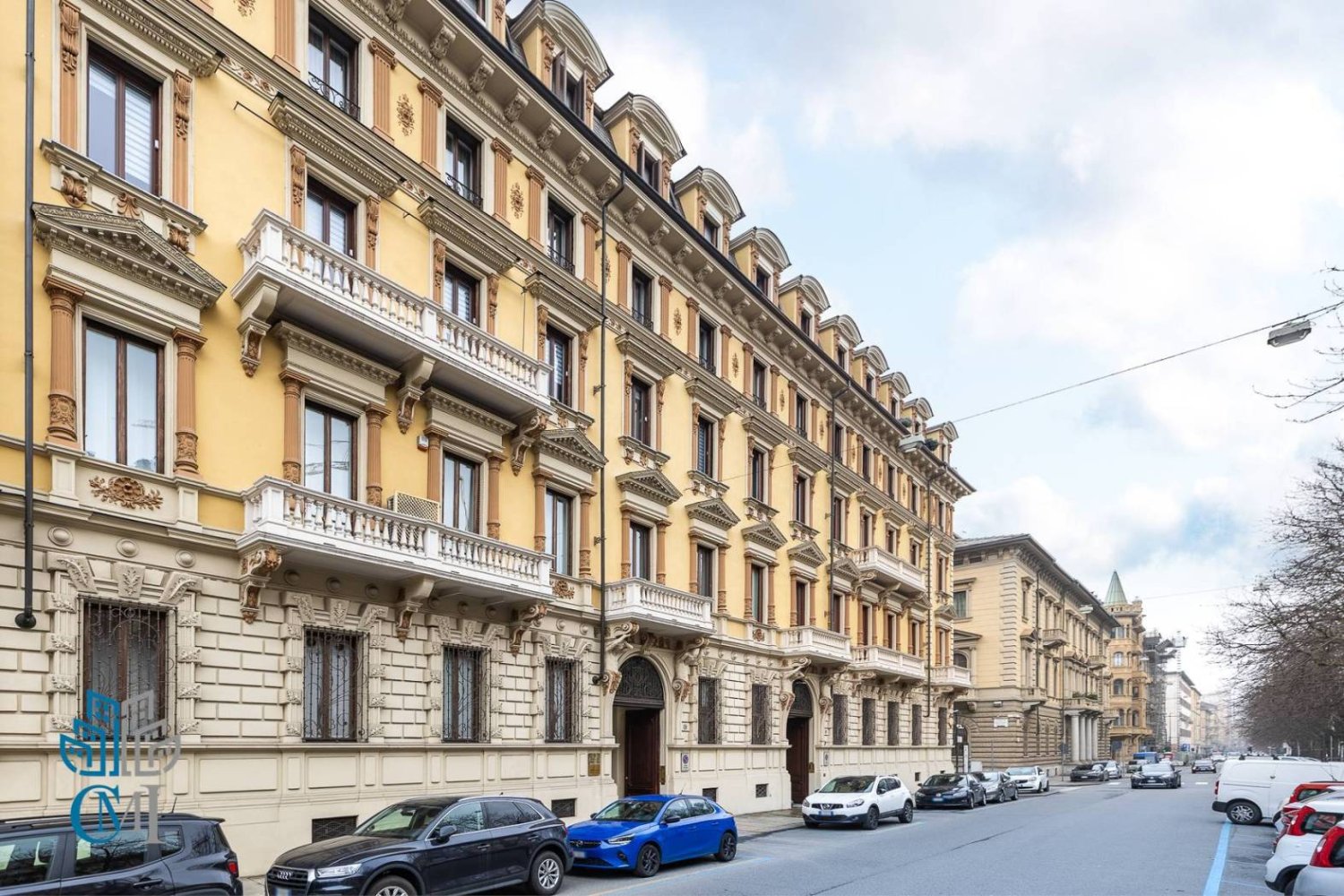 10 bedrooms Apartment in Turin, Italy No. 143694
