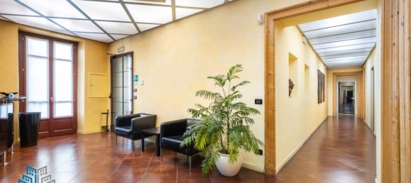 10 bedrooms Apartment in Turin, Italy No. 143694 11