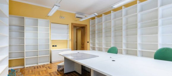 10 bedrooms Apartment in Turin, Italy No. 143694 36