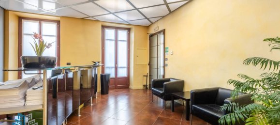 10 bedrooms Apartment in Turin, Italy No. 143694 10