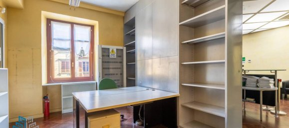 10 bedrooms Apartment in Turin, Italy No. 143694 39