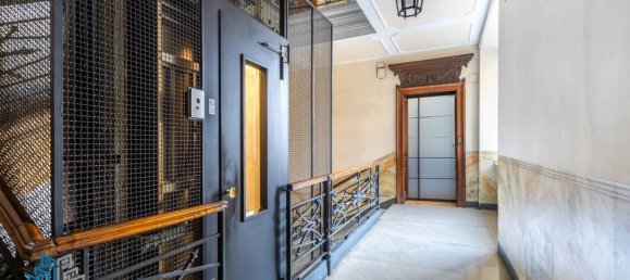 10 bedrooms Apartment in Turin, Italy No. 143694 8