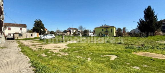 2 bedrooms Apartment in Castelvetro Piacentino, Italy No. 229478 8