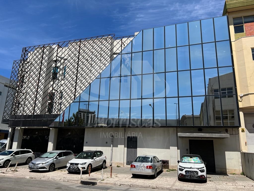 Almacén en Loures, Portugal 4830 m² No. 85319