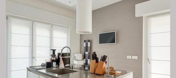 3 Schlafzimmer Villa in Montignoso, Italy, Nr. 295186 8