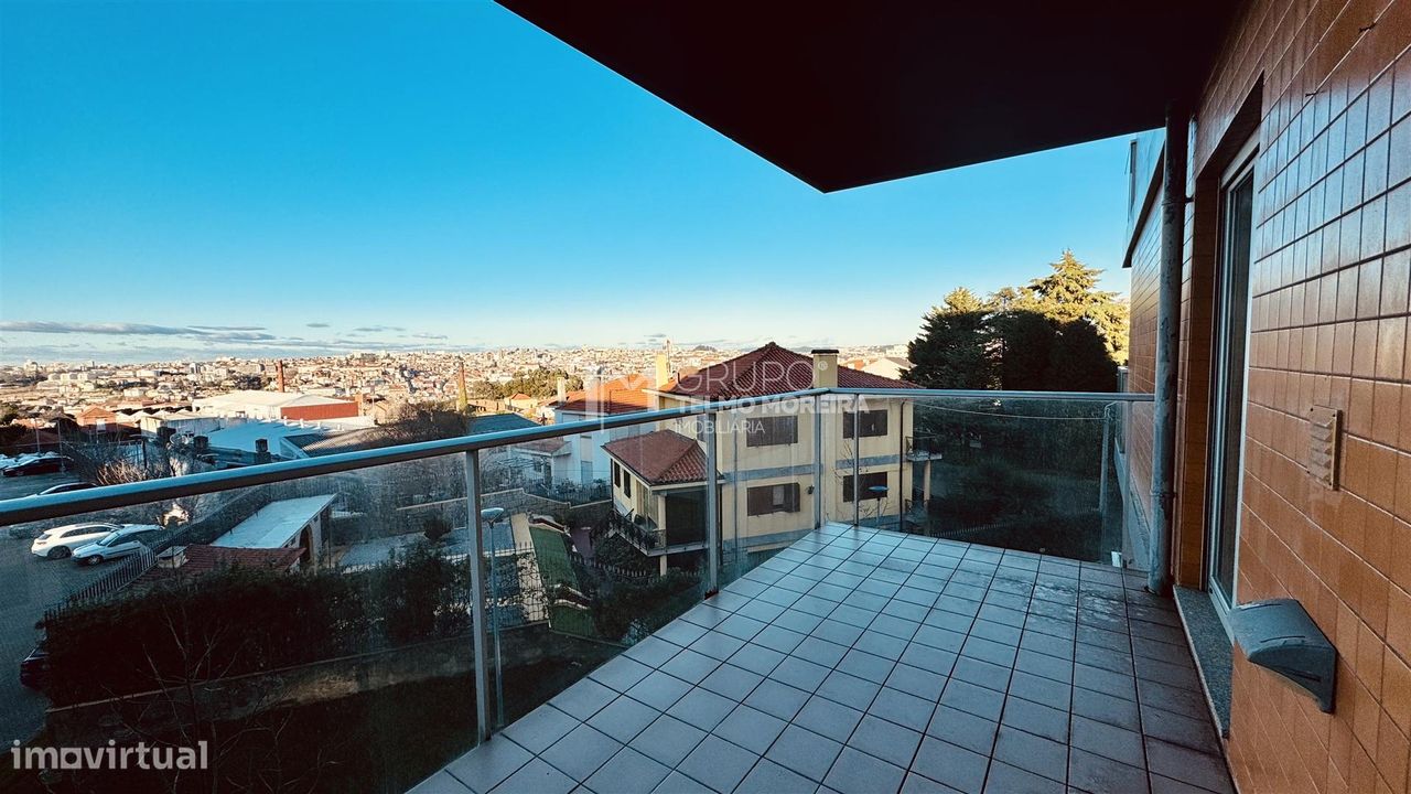 4 bedrooms Apartment in Vila Nova de Gaia, Portugal No. 114044