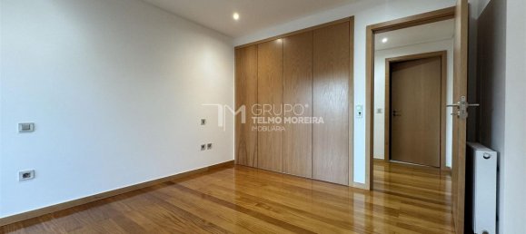 4 bedrooms Apartment in Vila Nova de Gaia, Portugal No. 114044 3