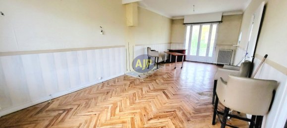 5 bedrooms House in Talence, France No. 99038 3