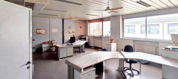 317m² Office in Trezzano sul Naviglio, Italy No. 381429 5