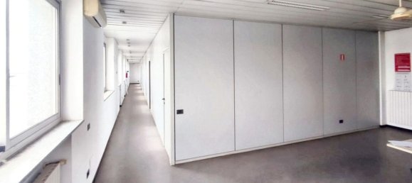 317m² Office in Trezzano sul Naviglio, Italy No. 381429 2