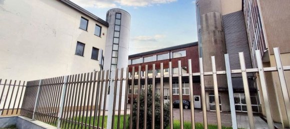 317m² Office in Trezzano sul Naviglio, Italy No. 381429 15