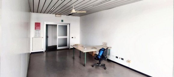 317m² Office in Trezzano sul Naviglio, Italy No. 381429 4