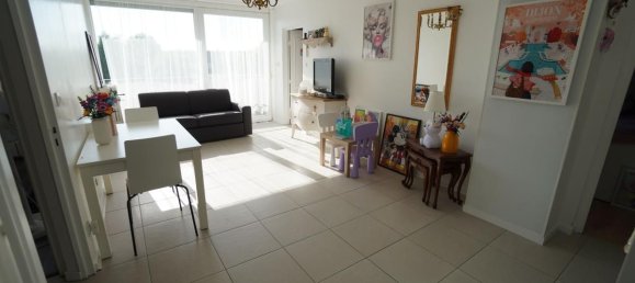 3 chambres Appartement à Chevigny-Saint-Sauveur, France No. 339764 8