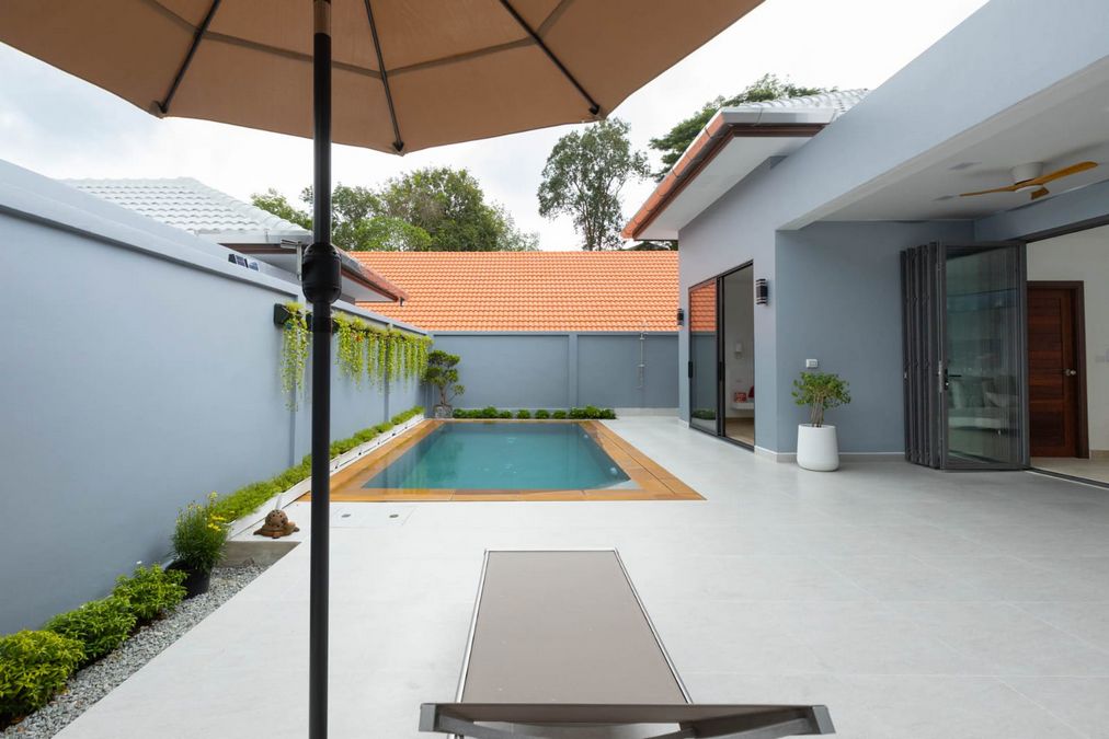 3 bedrooms Villa in Chalong, Thailand No. 24834