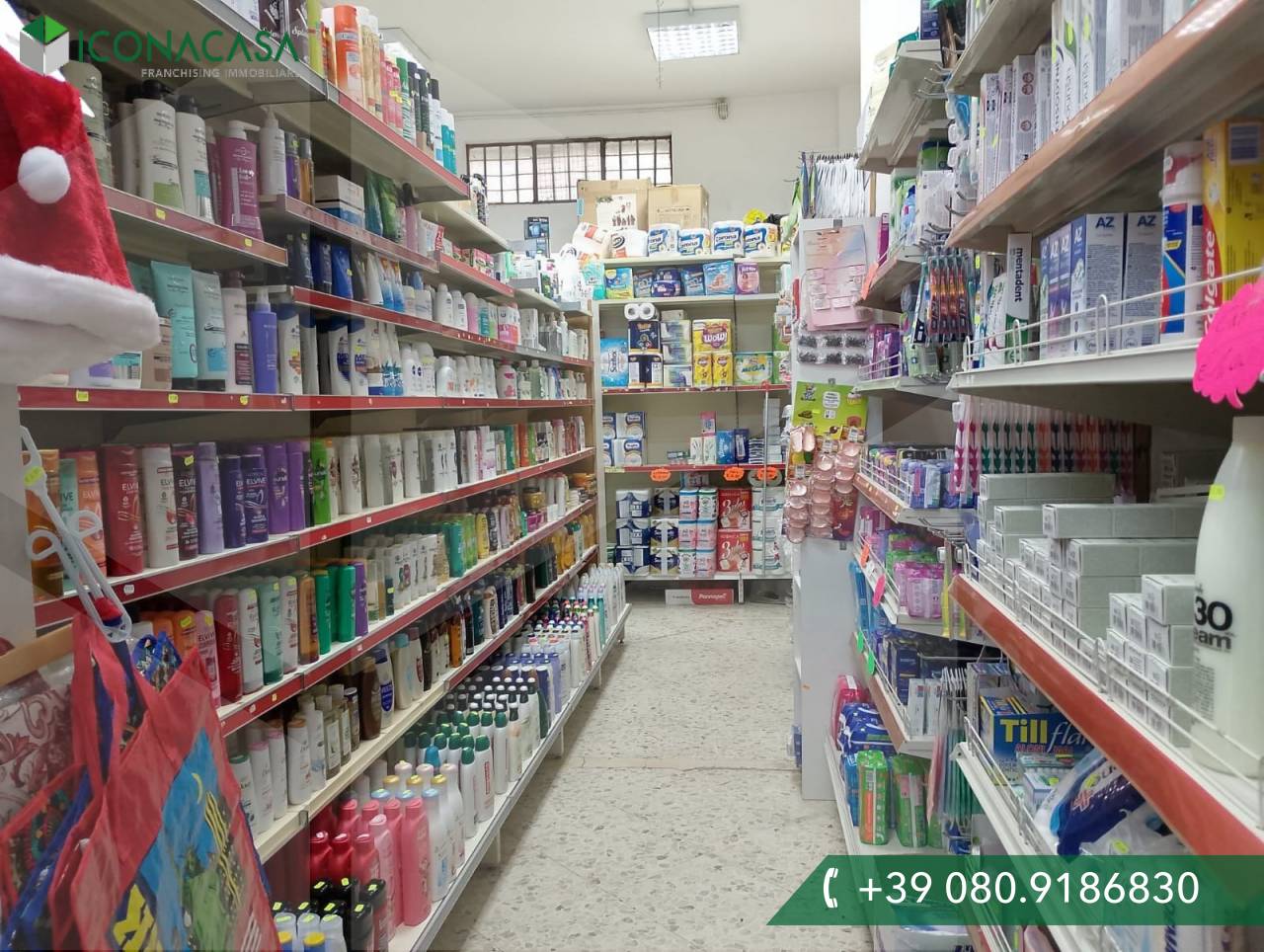 1 room Commercial property in Bari, Italy No. 20438