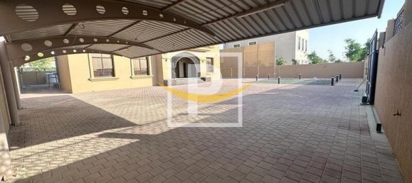 5 bedrooms Villa in Dubai, UAE No. 8368 9