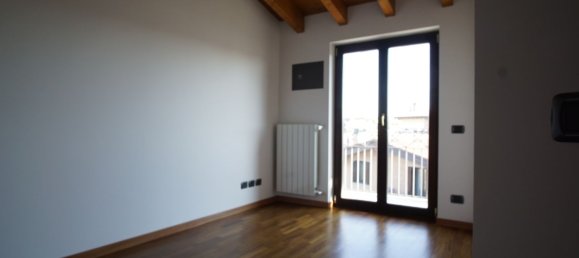 3 chambres Penthouse à Azzano San Paolo, Italy No. 63942 9