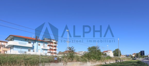 Земельный участок в Римини, Италия № 335116 3