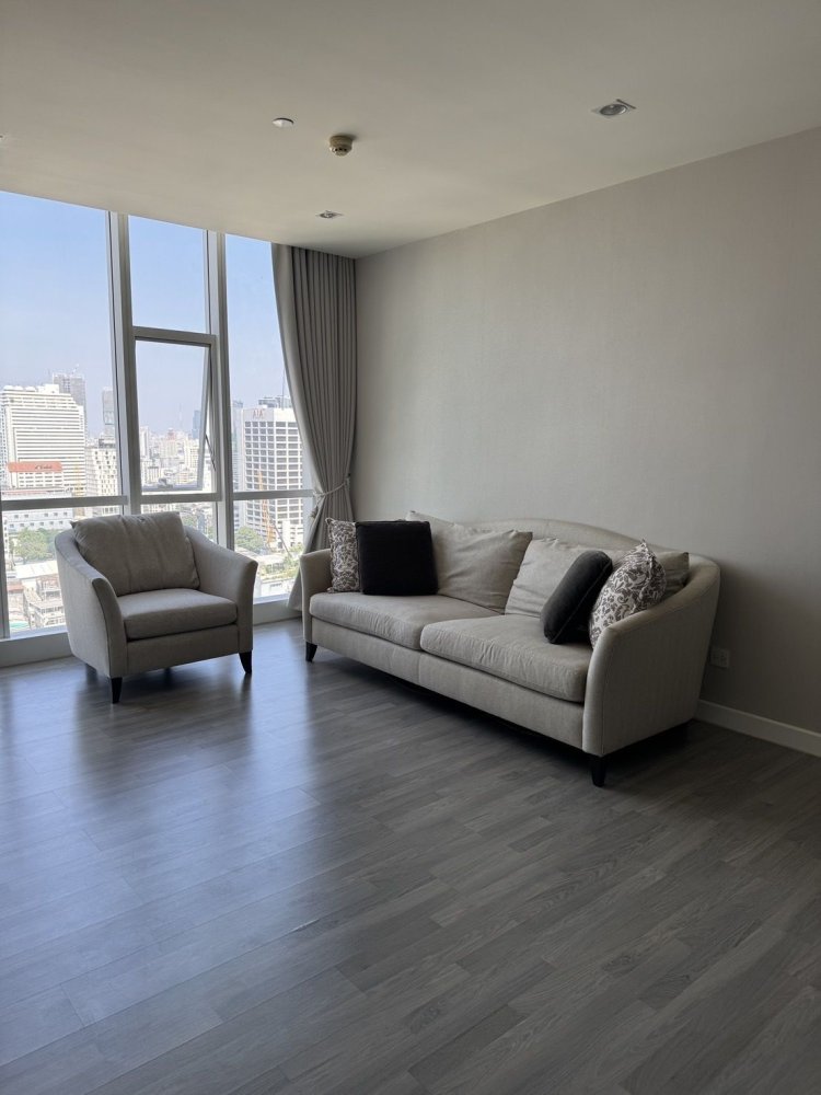 2 bedrooms Condo in Bang Rak, Thailand No. 75534