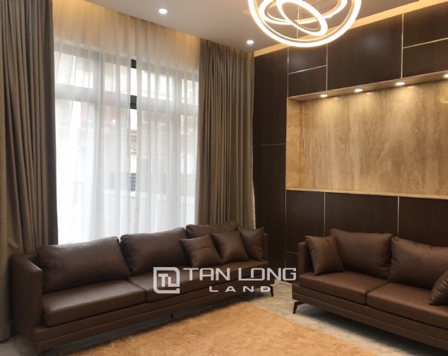 4 bedrooms Villa in Tay Ho, Vietnam No. 1171