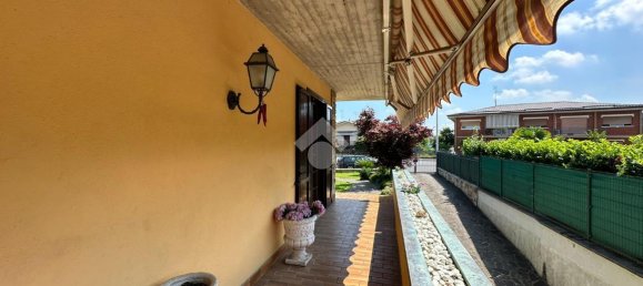 Villa de 4 habitaciónes en Pontoglio, Italy No. 7406 32