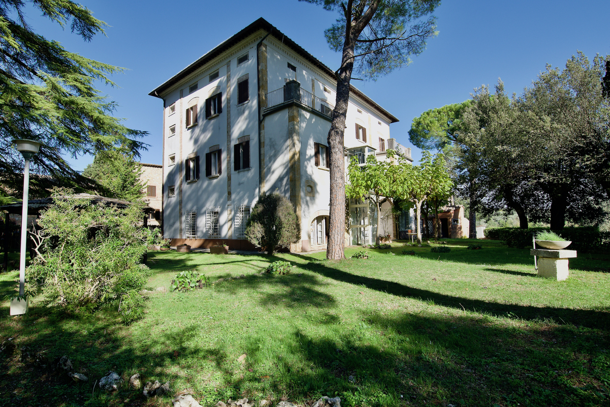25 bedrooms Villa in Montepulciano, Italy No. 175128