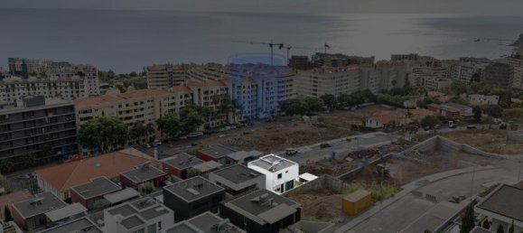 3 bedrooms Villa in Funchal, Portugal No. 25092 8