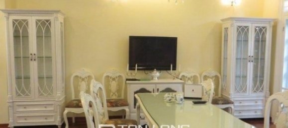 Villa de 4 dormitorios en Tay Ho, Vietnam No. 2040 5