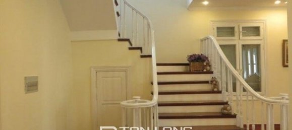 Villa de 4 dormitorios en Tay Ho, Vietnam No. 2040 6