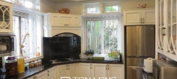 Villa de 4 dormitorios en Tay Ho, Vietnam No. 2040 4