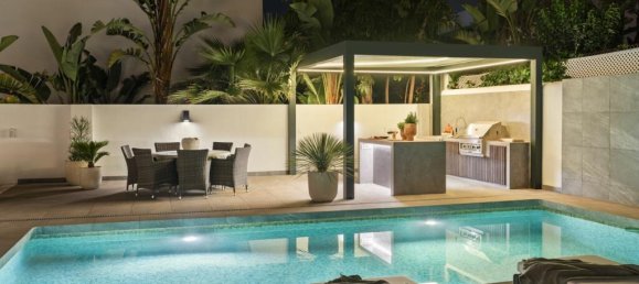 3 غرف نوم فيلا في Marbella, Spain رقم 108999 28