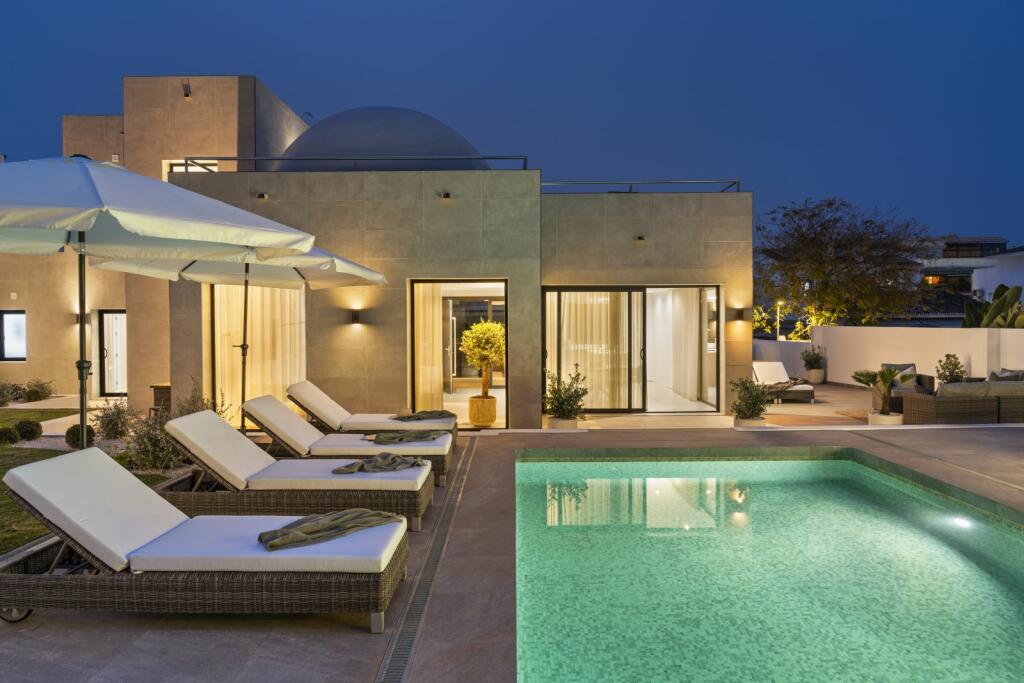 3 غرف نوم فيلا في Marbella, Spain رقم 108999