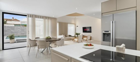 3 غرف نوم فيلا في Marbella, Spain رقم 108999 19