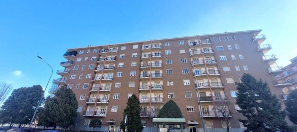 2 bedrooms Apartment in Turin, Italy No. 276789 6