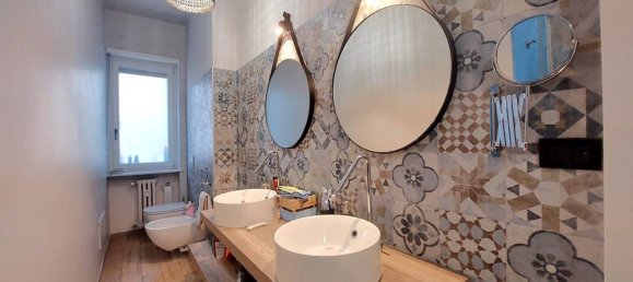 2 bedrooms Apartment in Turin, Italy No. 276789 8