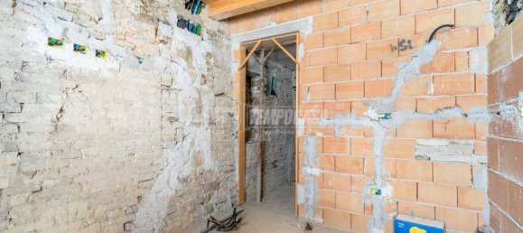 Дом с 3 спальнями в Монте Сан Джусто, Италия № 123174 10