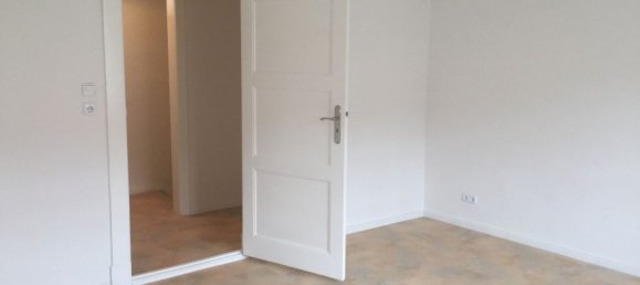 2 rooms Castles in Hakenfelde, Germany No. 105031 9