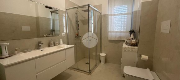 4-salle Appartement à Palermo, Italy No. 172603 2