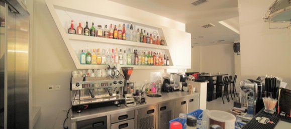 900m² Property in Thessaloniki, Greece No. 4673 7