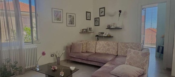 3 rooms Apartment in Savona, Italy No. 299533 2