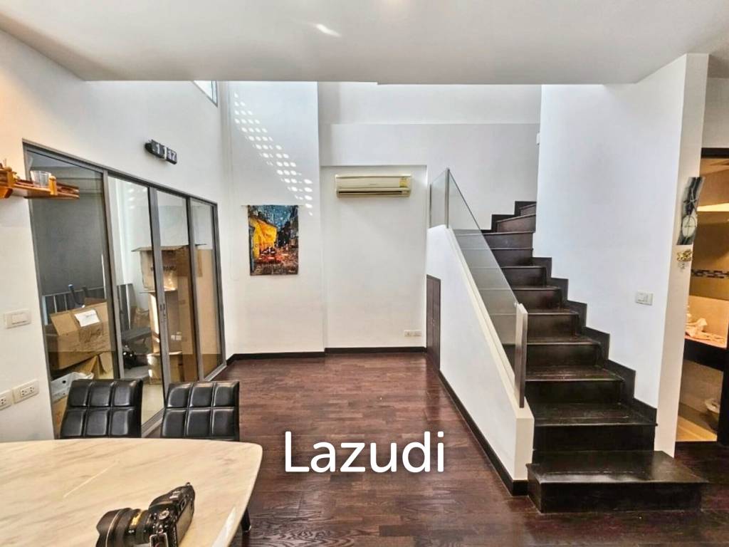 2 bedrooms Duplex in Bangkok, Thailand No. 23542